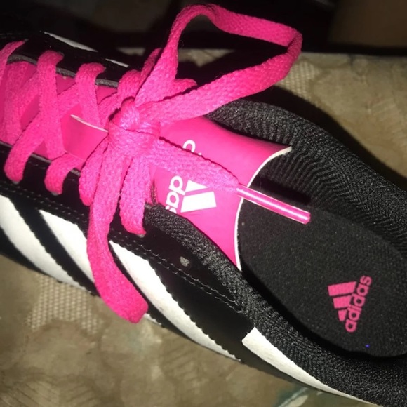 Soccer cleats BRAND NEW! - Picture 2 of 4